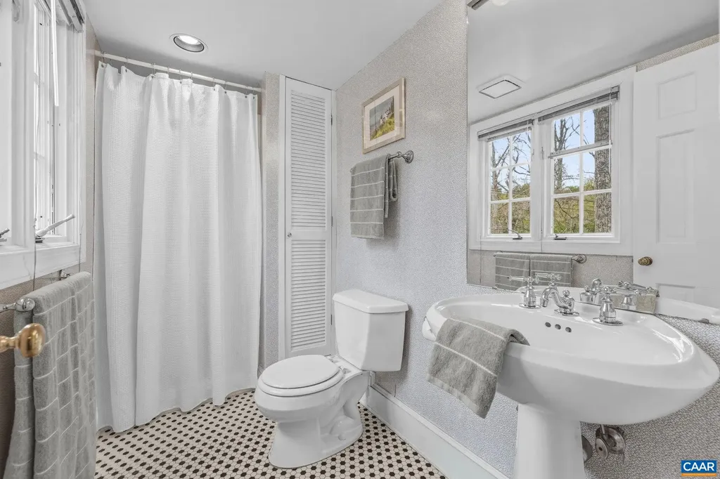 1820 Fendall Avenue Charlottesville VA 22903