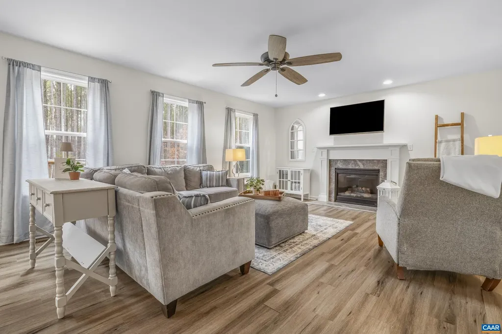 366 Country Creek Way Palmyra VA 22963