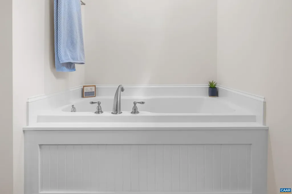 366 Country Creek Way Palmyra VA 22963