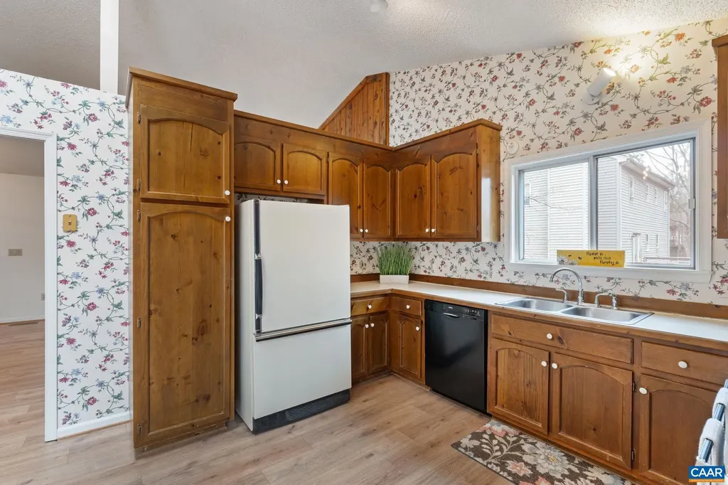 7 Englewood Drive Palmyra VA 22963