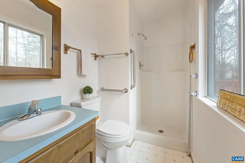 7 Englewood Drive Palmyra VA 22963