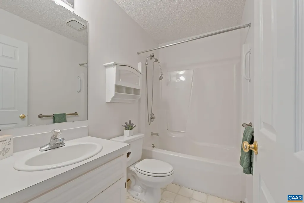 7 Englewood Drive Palmyra VA 22963