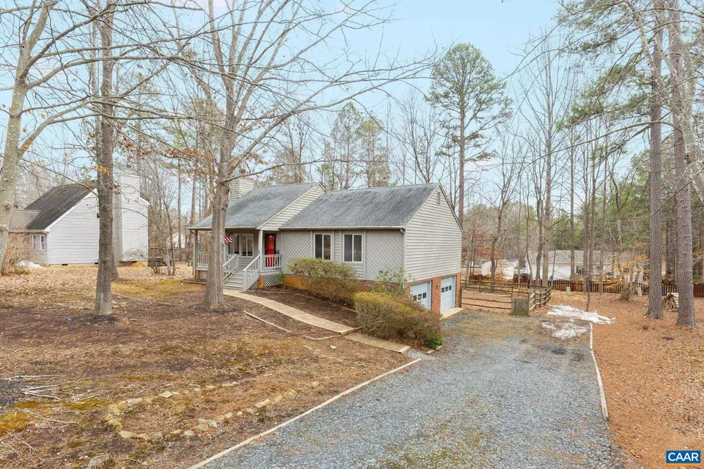 7 Englewood Drive Palmyra VA 22963