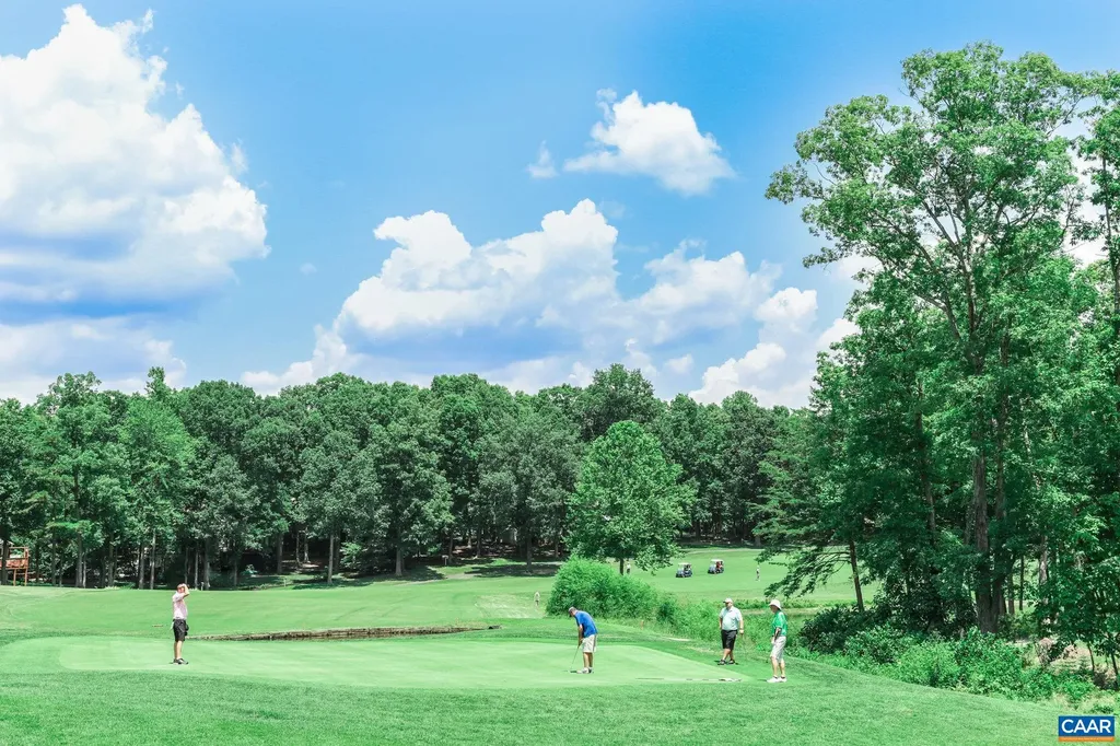 7 Englewood Drive Palmyra VA 22963