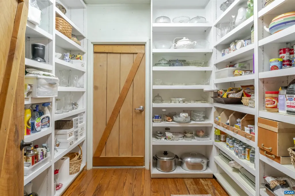 9225 Howardsville Turnpike Schuyler VA 22969