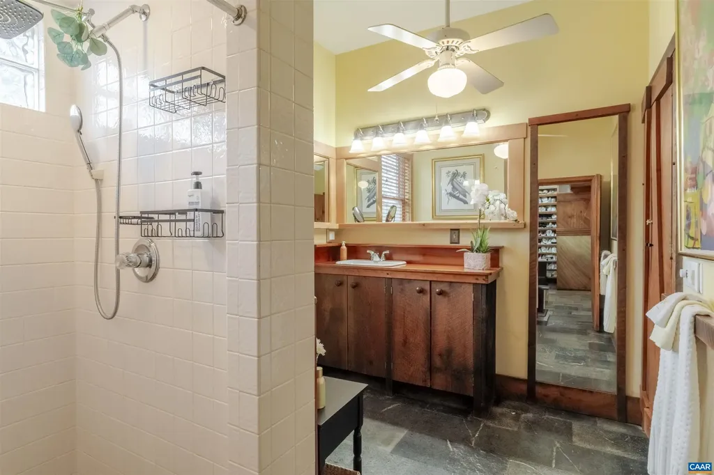 9225 Howardsville Turnpike Schuyler VA 22969