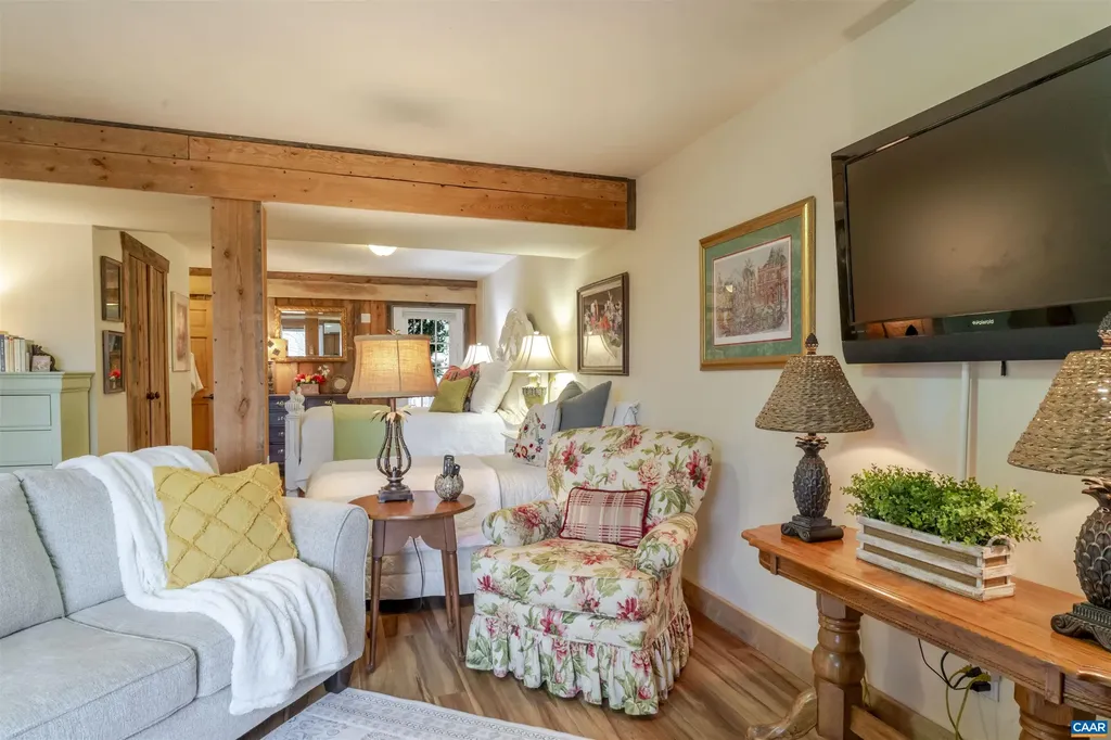 9225 Howardsville Turnpike Schuyler VA 22969