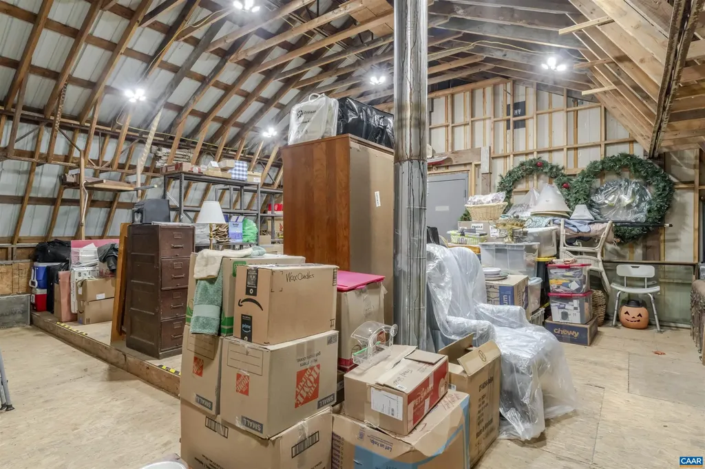 9225 Howardsville Turnpike Schuyler VA 22969