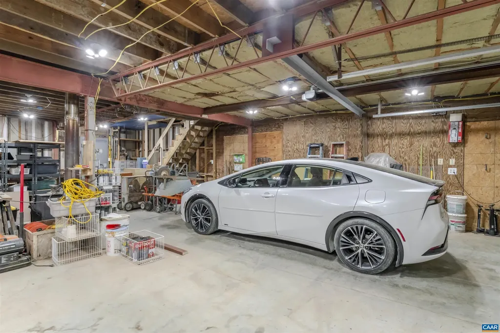 9225 Howardsville Turnpike Schuyler VA 22969