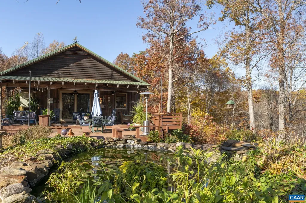 9225 Howardsville Turnpike Schuyler VA 22969