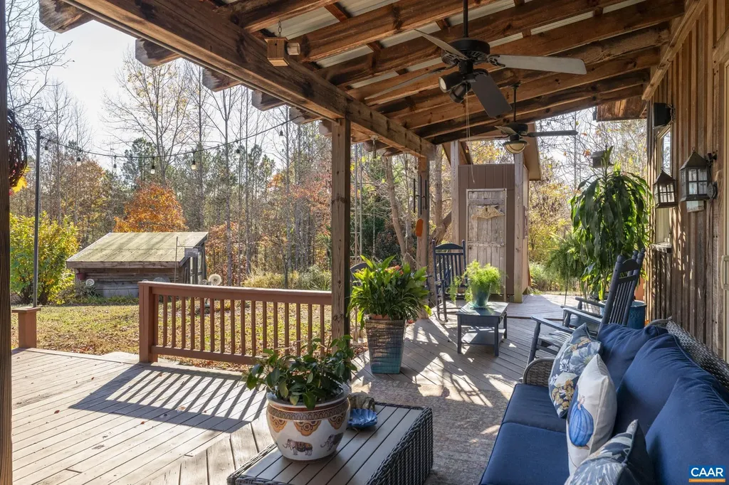 9225 Howardsville Turnpike Schuyler VA 22969