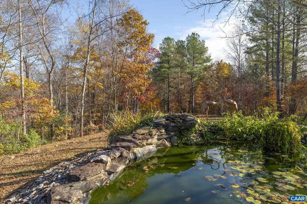 9225 Howardsville Turnpike Schuyler VA 22969