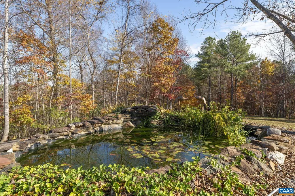 9225 Howardsville Turnpike Schuyler VA 22969