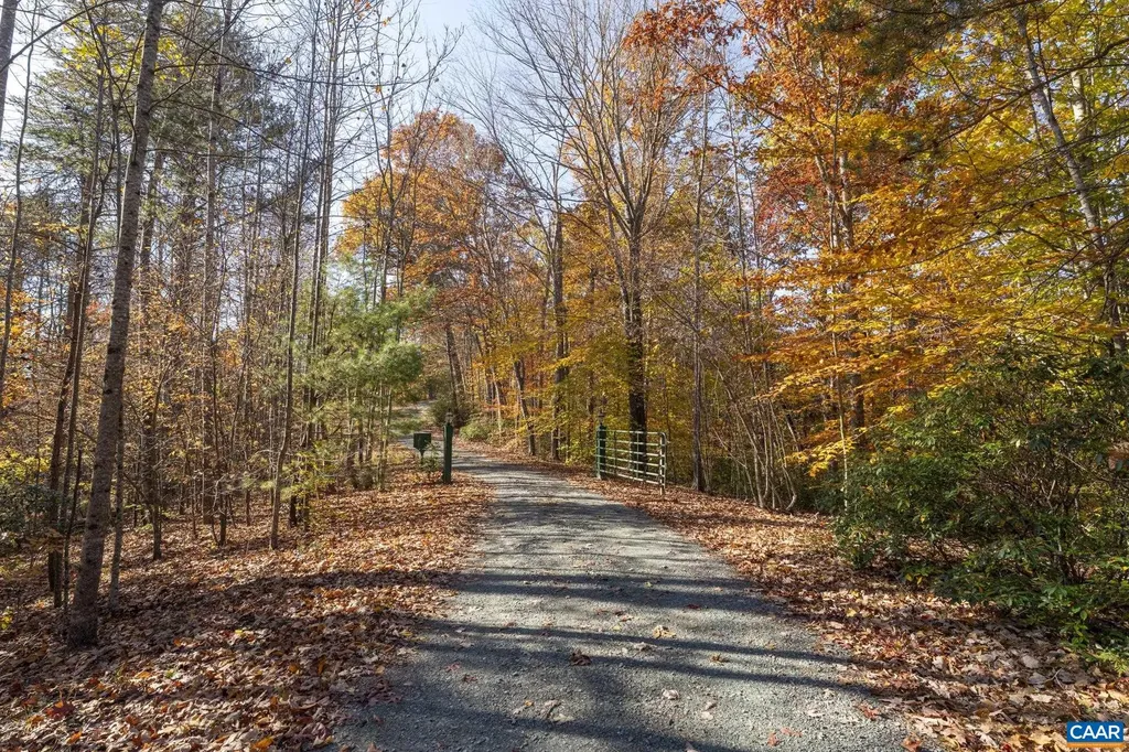 9225 Howardsville Turnpike Schuyler VA 22969