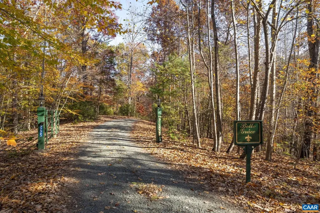 9225 Howardsville Turnpike Schuyler VA 22969