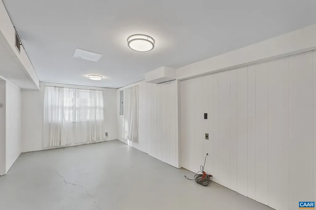 221 Lee Avenue Orange VA 22960