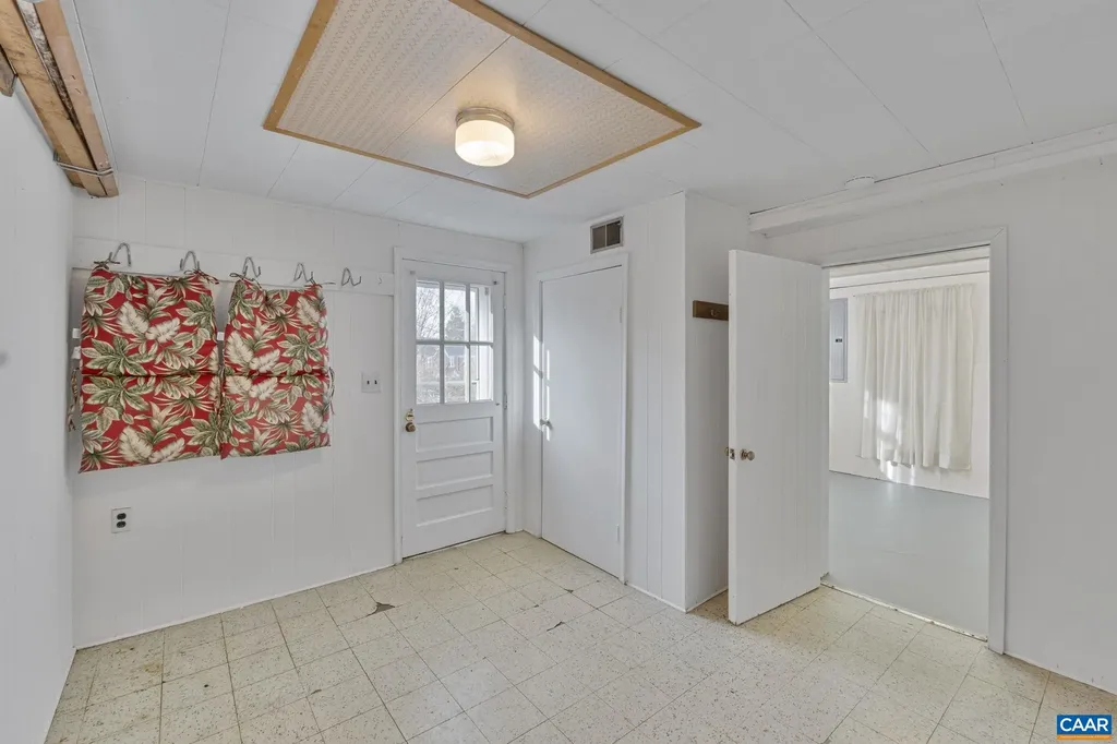 221 Lee Avenue Orange VA 22960