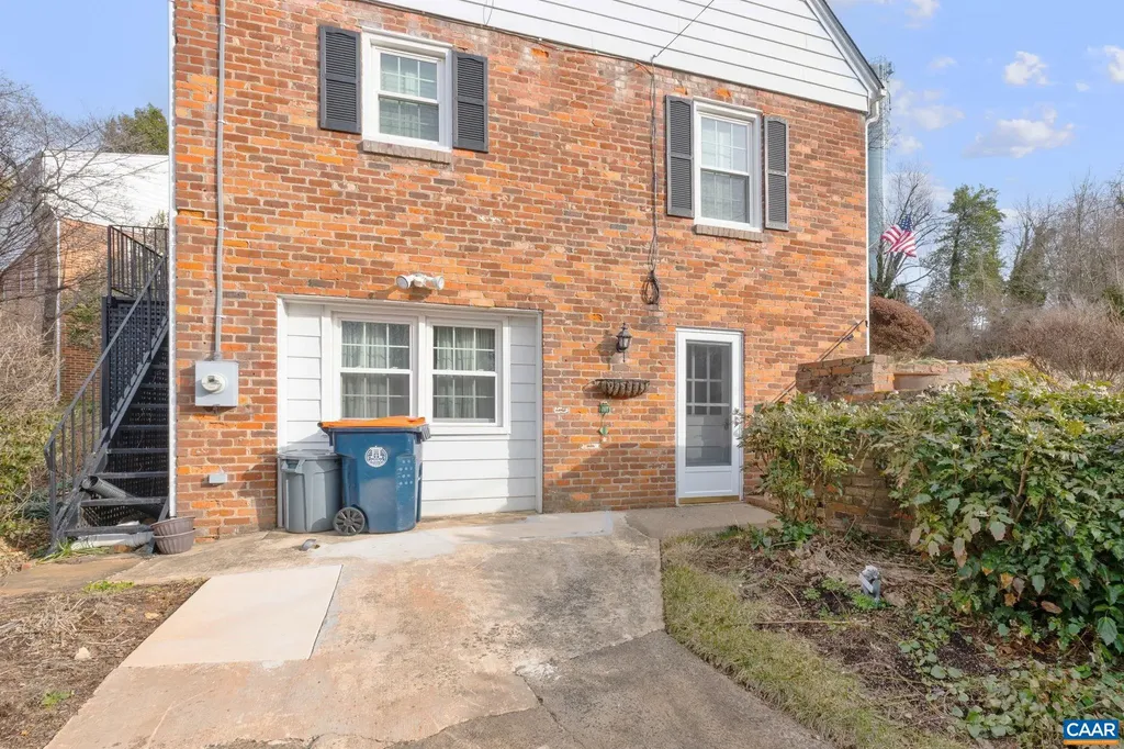221 Lee Avenue Orange VA 22960