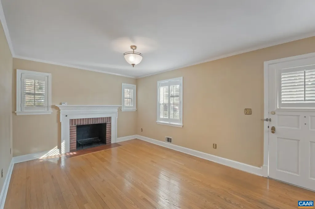 221 Lee Avenue Orange VA 22960
