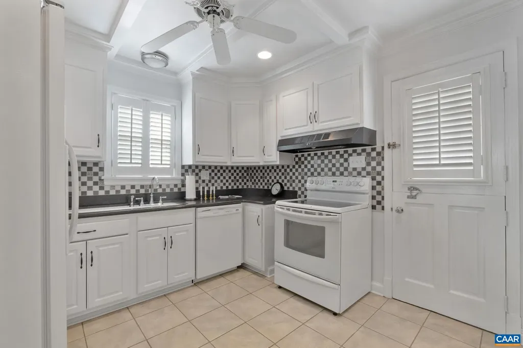 221 Lee Avenue Orange VA 22960