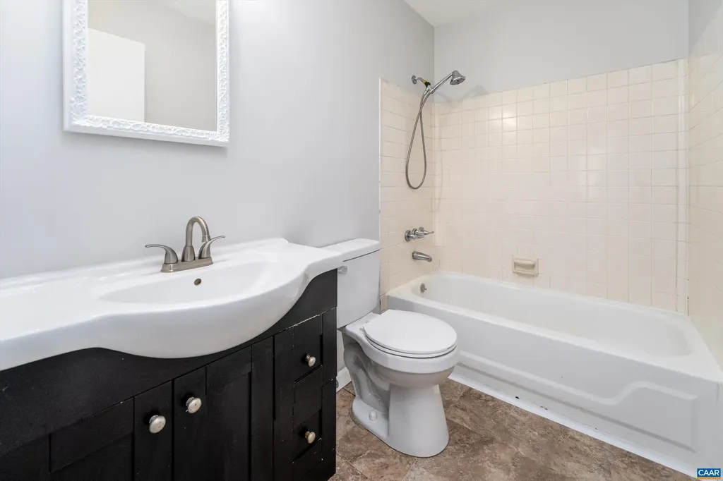 9 Pleasant View Terrace Palmyra VA 22963