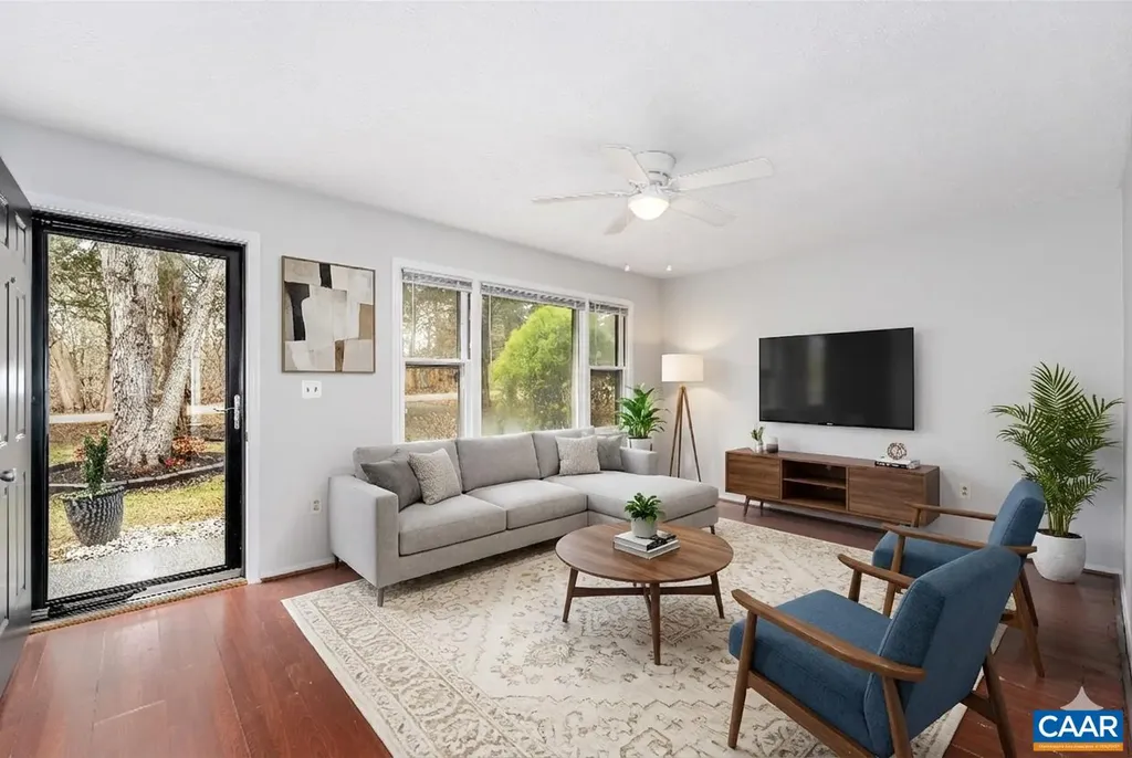 9 Pleasant View Terrace Palmyra VA 22963