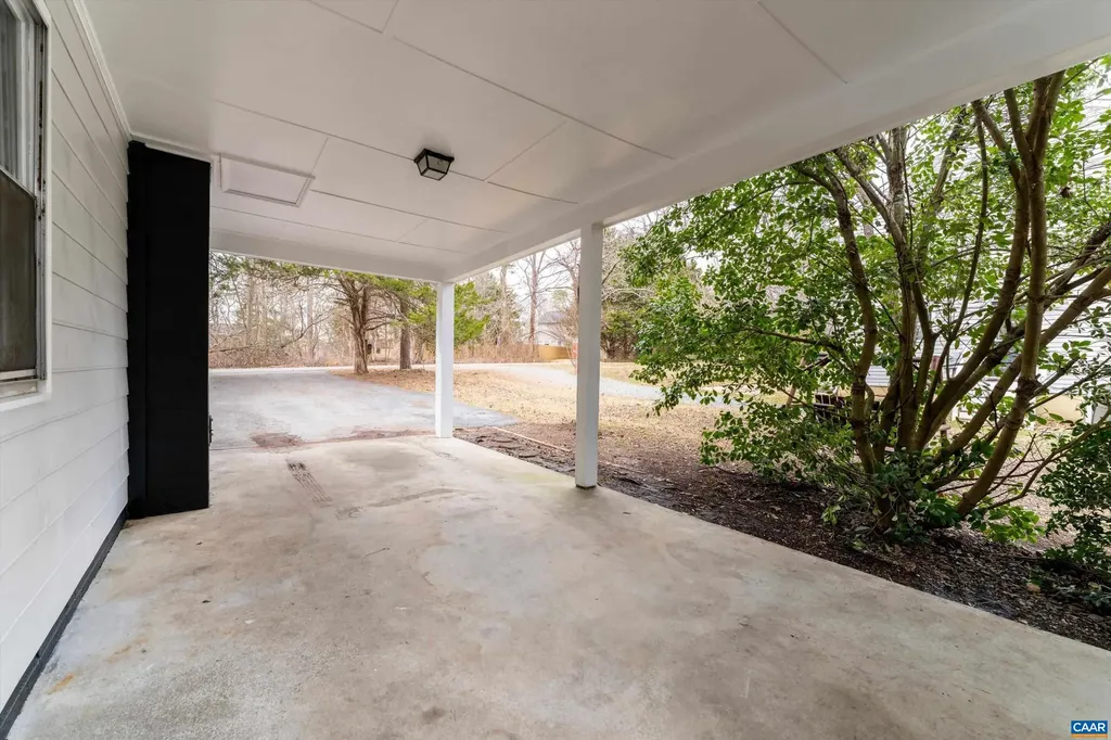 9 Pleasant View Terrace Palmyra VA 22963