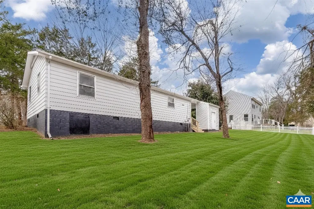 9 Pleasant View Terrace Palmyra VA 22963