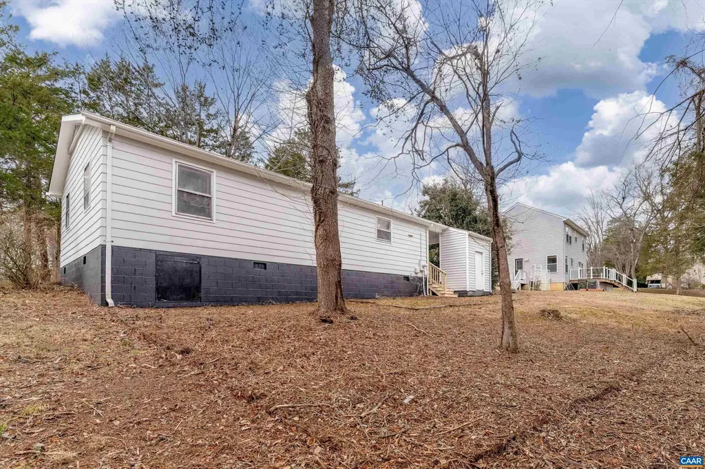 9 Pleasant View Terrace Palmyra VA 22963