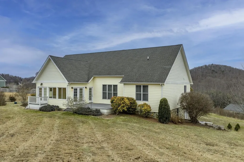 120 Spring Ridge Lane Fairfield VA 24435