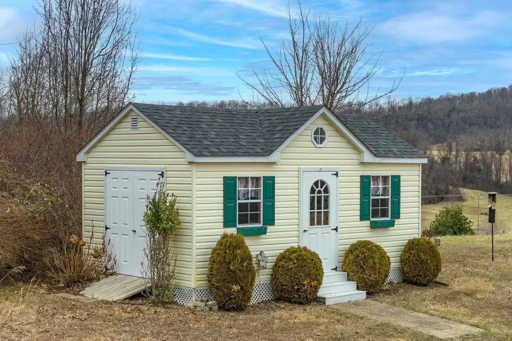 120 Spring Ridge Lane Fairfield VA 24435