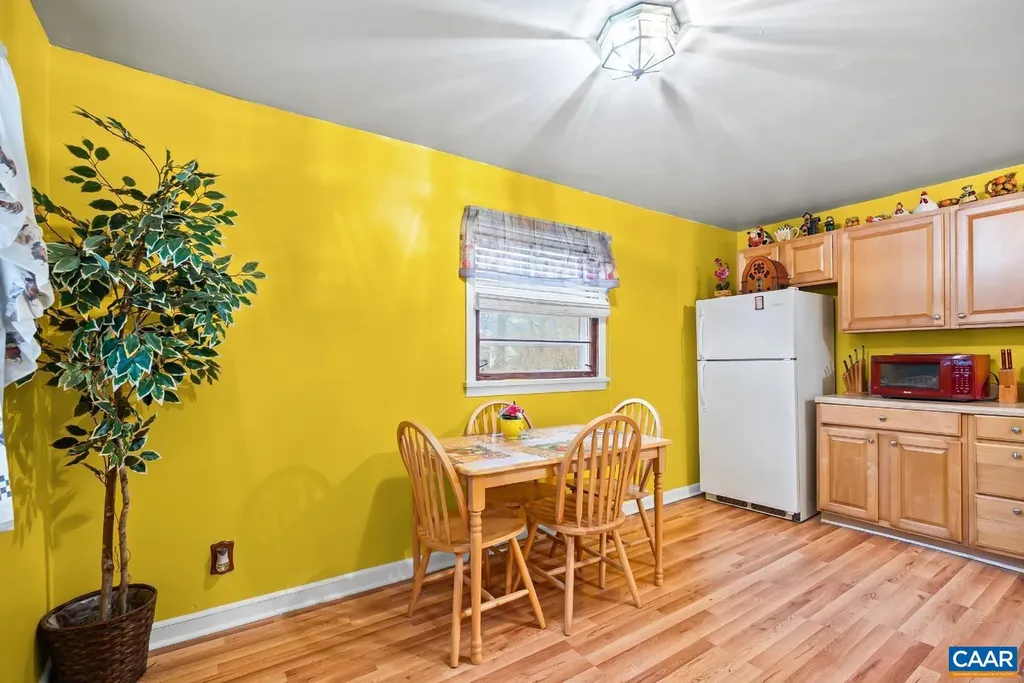 26 Braddock Lane Shipman VA 22971