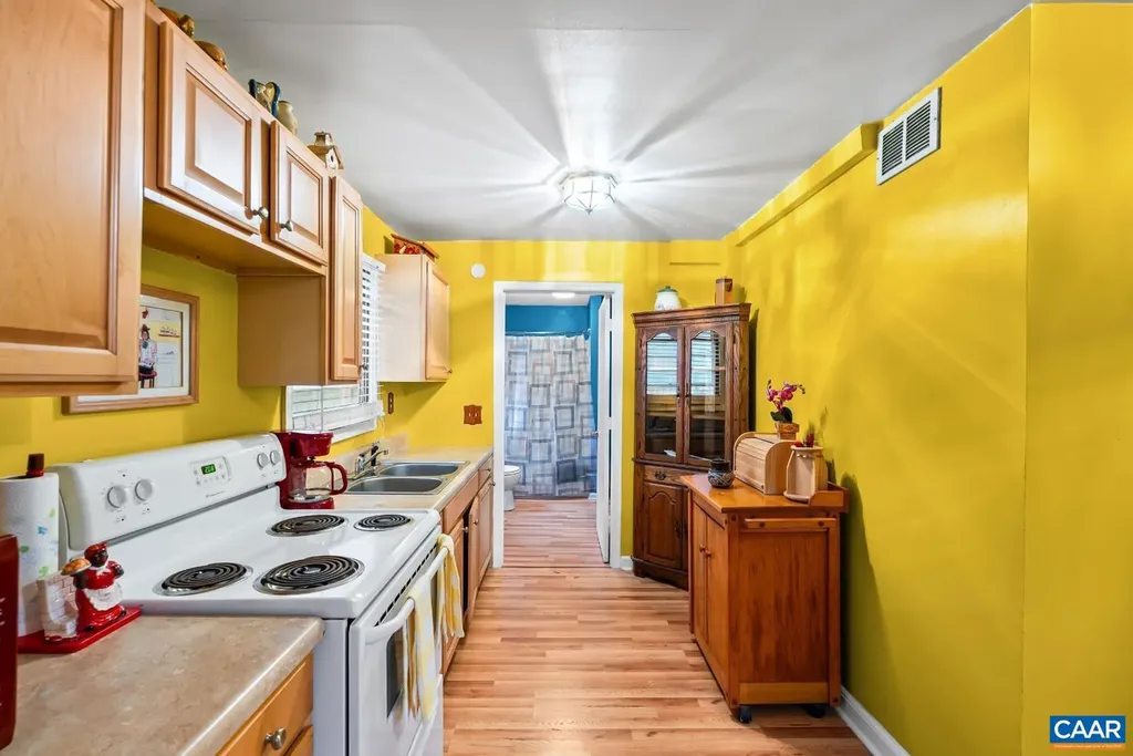 26 Braddock Lane Shipman VA 22971