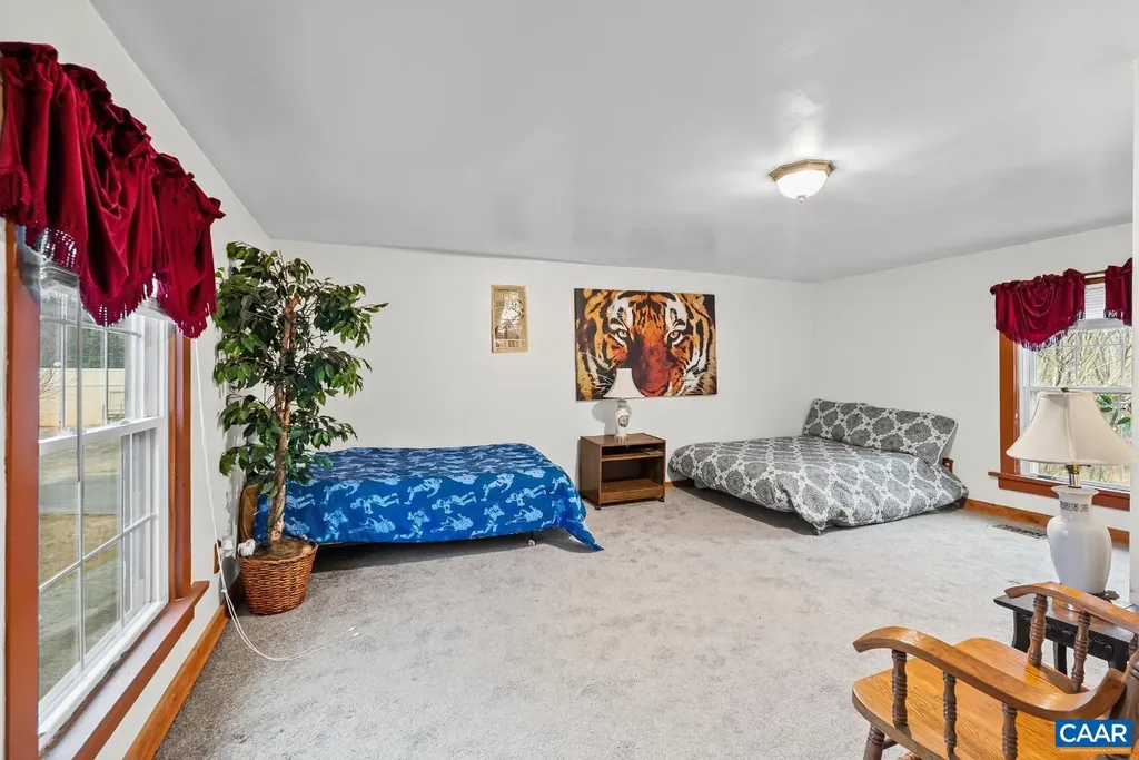 26 Braddock Lane Shipman VA 22971