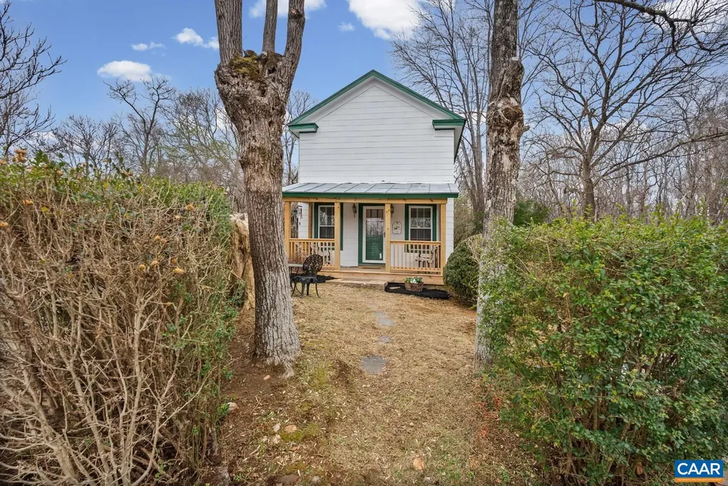 26 Braddock Lane Shipman VA 22971