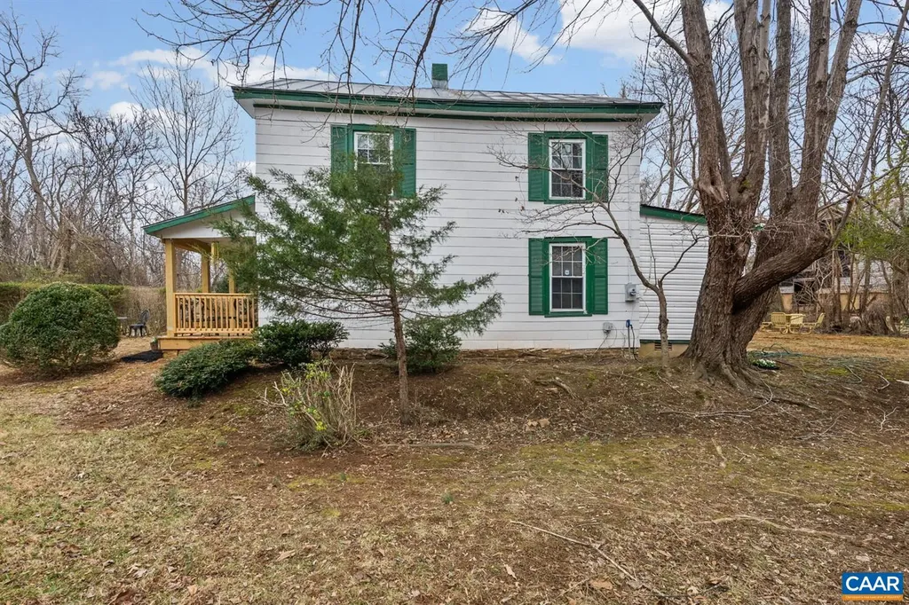 26 Braddock Lane Shipman VA 22971