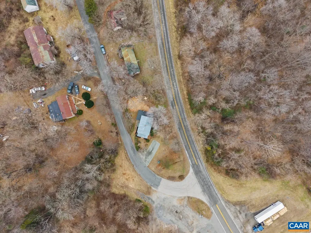 26 Braddock Lane Shipman VA 22971