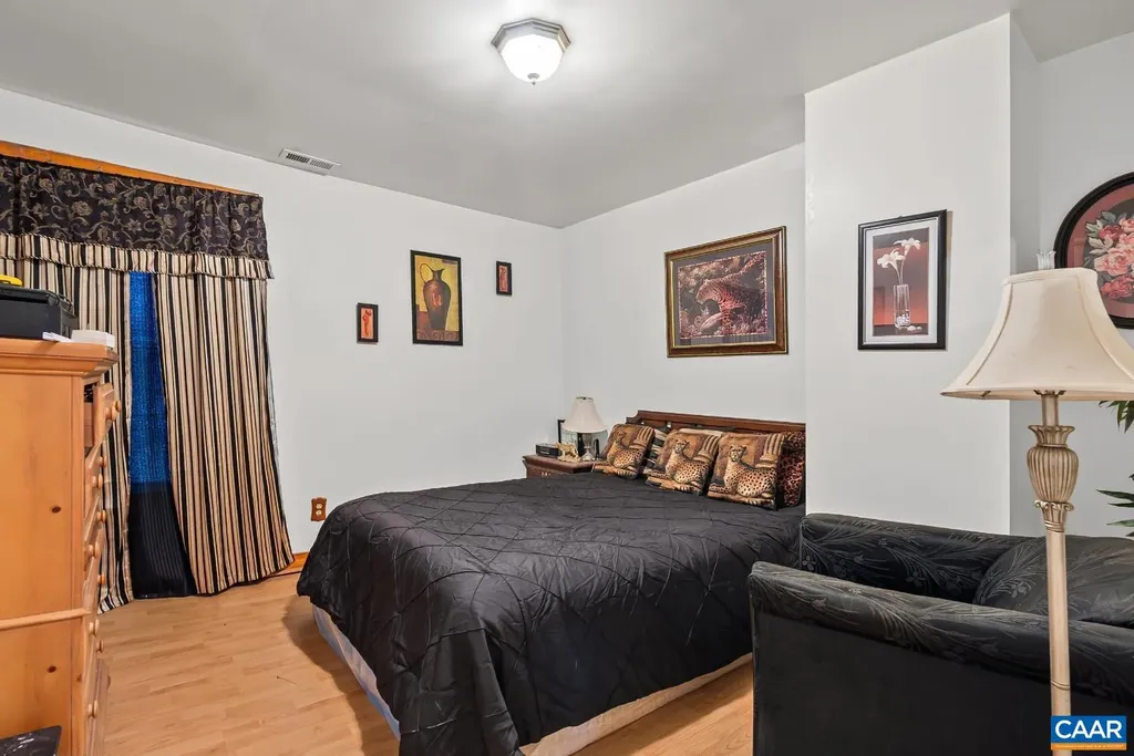 26 Braddock Lane Shipman VA 22971