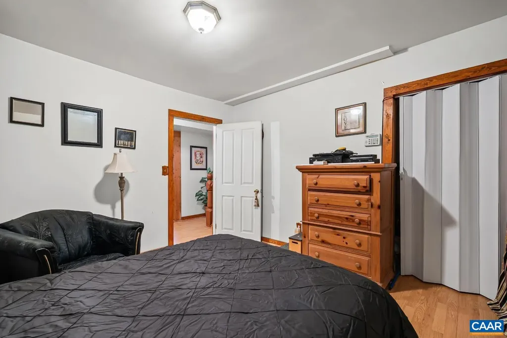 26 Braddock Lane Shipman VA 22971