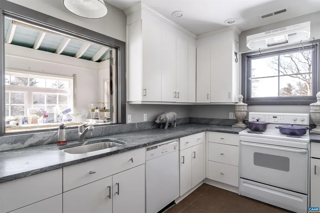 1293 Hammocks Gap Road Charlottesville VA 22911