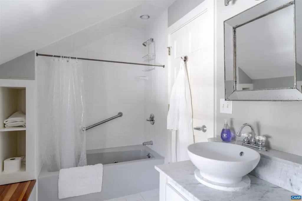 1293 Hammocks Gap Road Charlottesville VA 22911