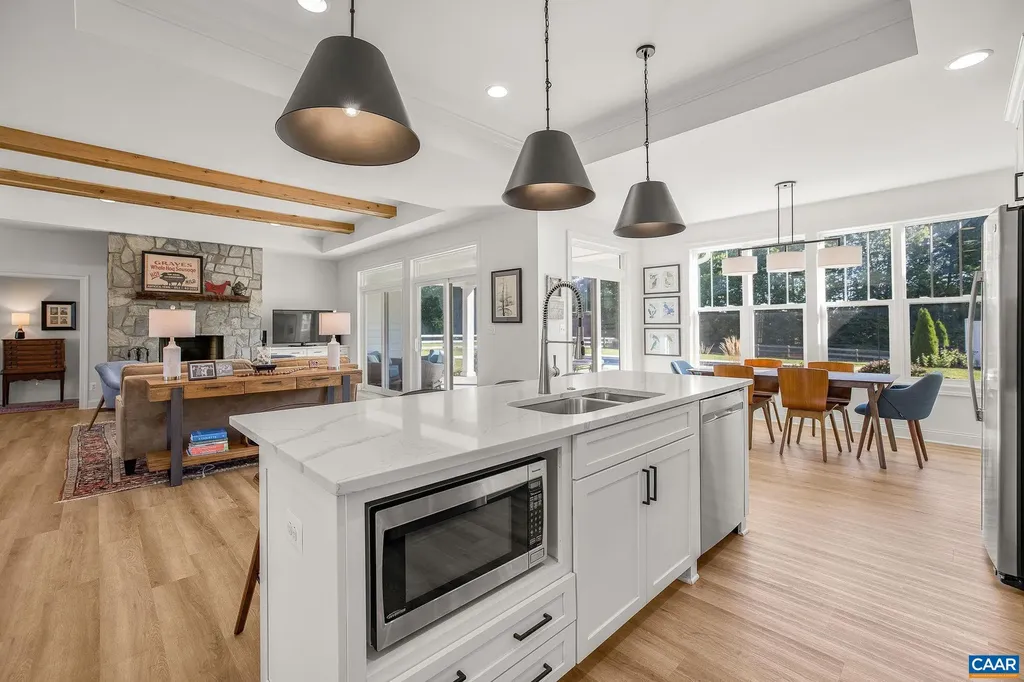 1570 James River Road Scottsville VA 24590