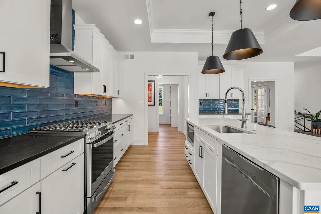 1570 James River Road Scottsville VA 24590