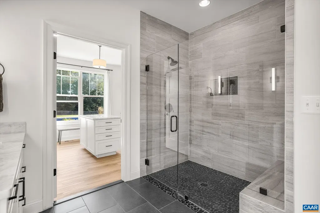 1570 James River Road Scottsville VA 24590