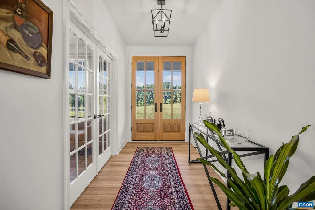 1570 James River Road Scottsville VA 24590