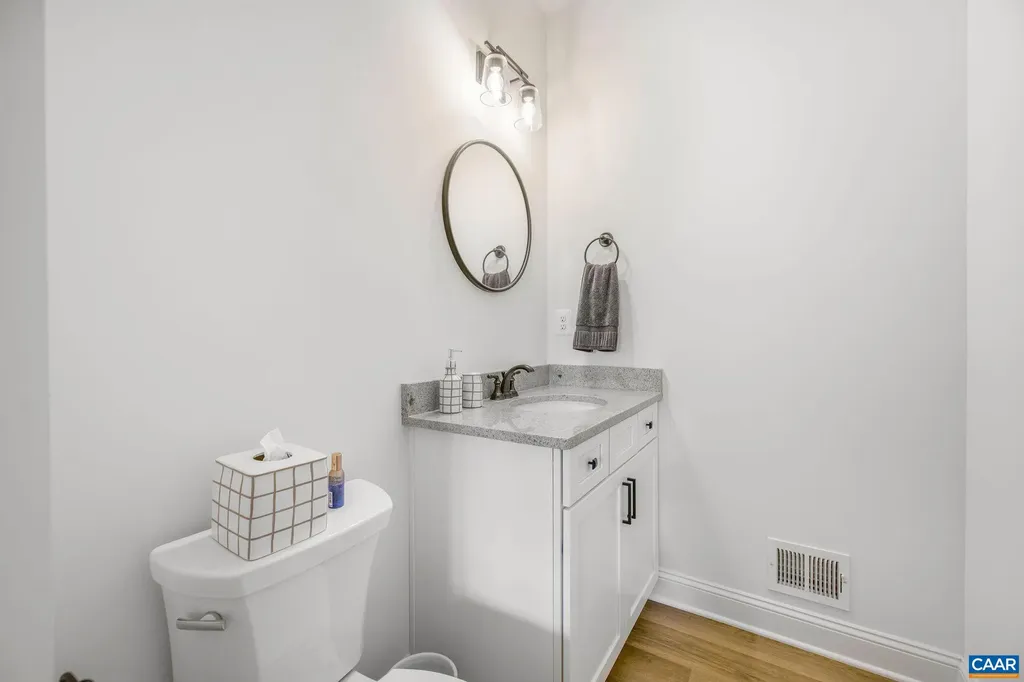 1570 James River Road Scottsville VA 24590