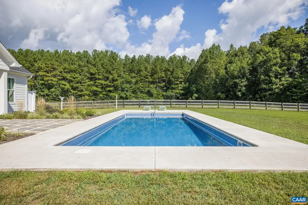 1570 James River Road Scottsville VA 24590