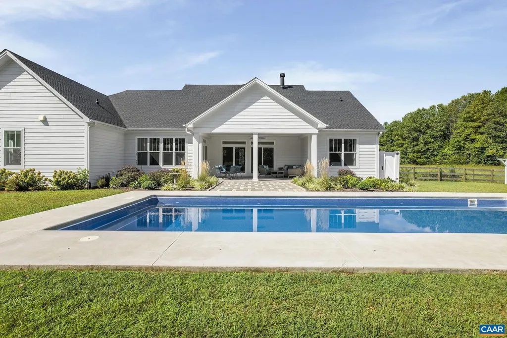 1570 James River Road Scottsville VA 24590