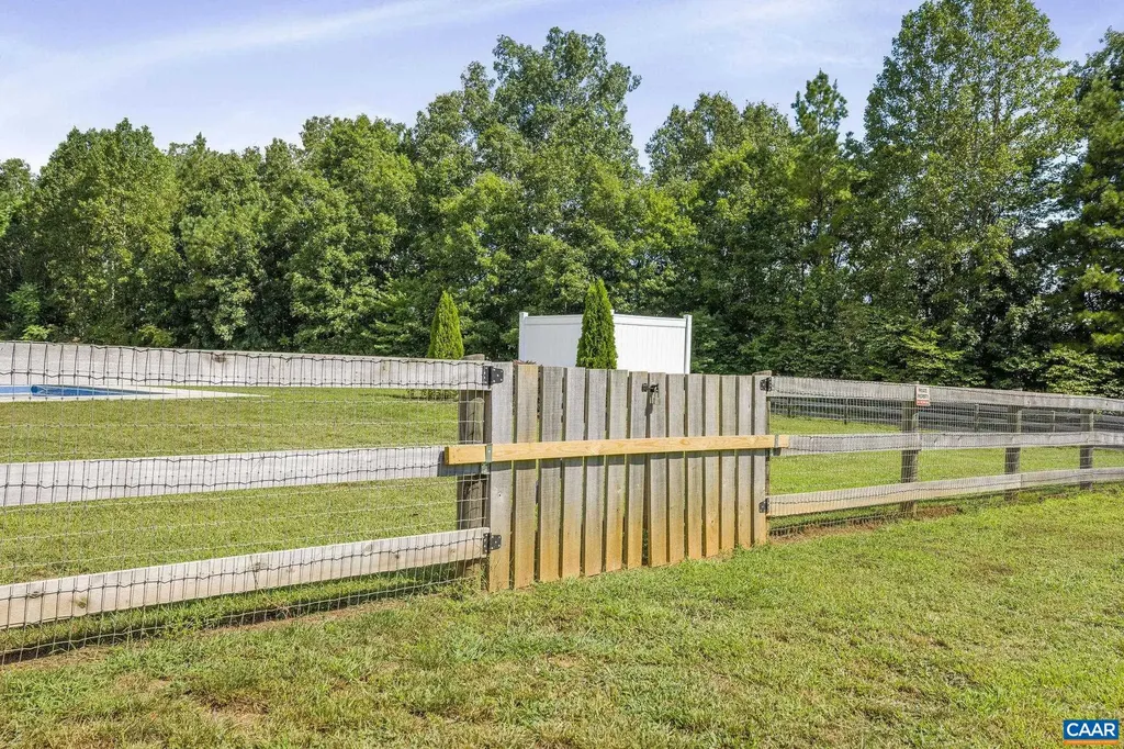 1570 James River Road Scottsville VA 24590