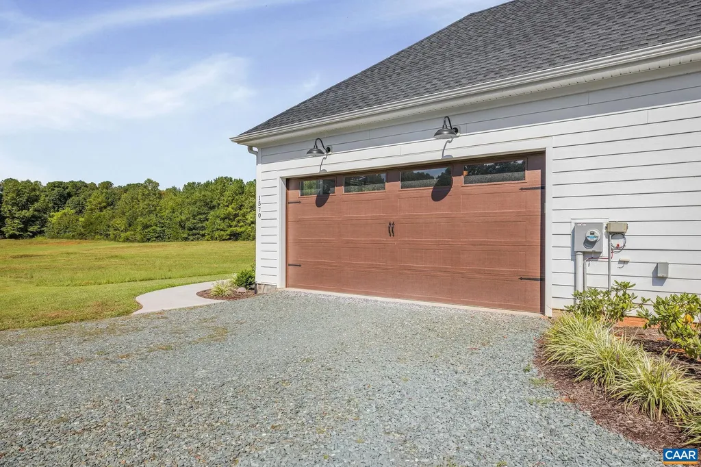 1570 James River Road Scottsville VA 24590